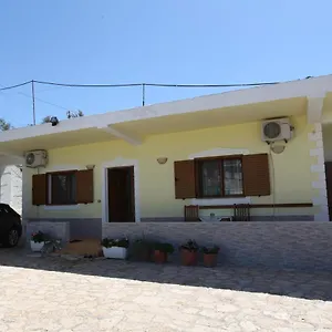  Appartamento Paza Albania
